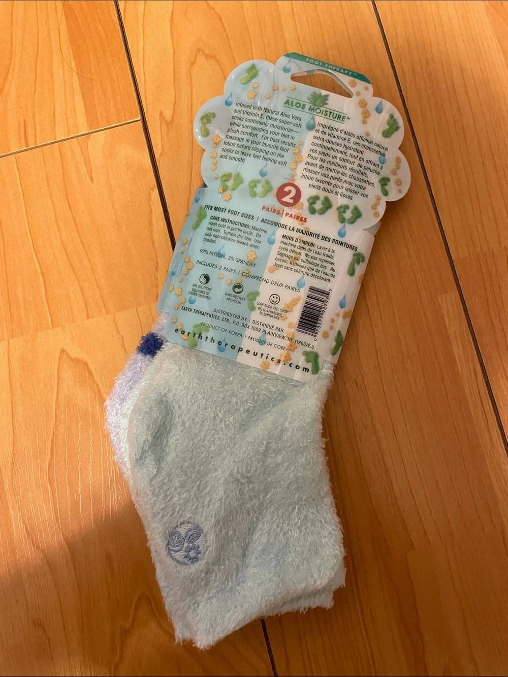 Plush Ladies Fuzzy Socks in Light Blue with Navy Accents - Unbranded